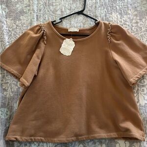 NWT Women’s M Short Sleeve Ruffle-Shoulder Top by Altar’d State